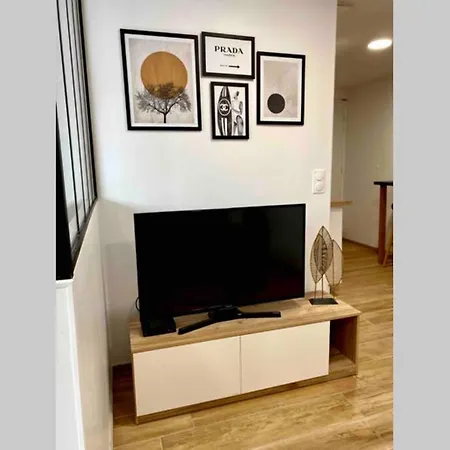 Moderne Au Coeur De Reims
